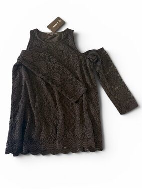 🏷️SALE! NWT! AA&ZZ Lace Blouse